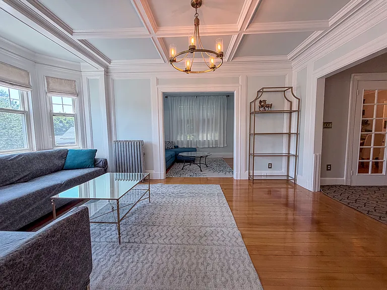 569 Franklin St #6 — Photo 2