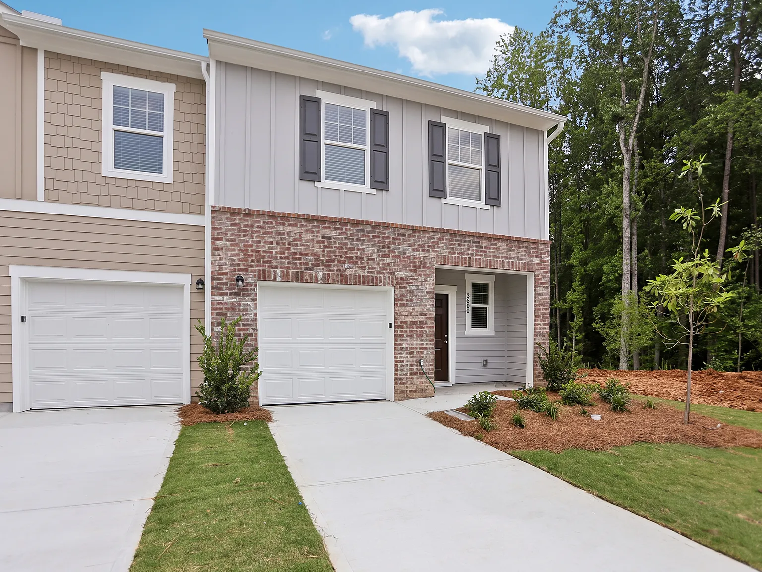 3 bed, 2.5 bath, 1421 sqft, $2,045 — Photo 2