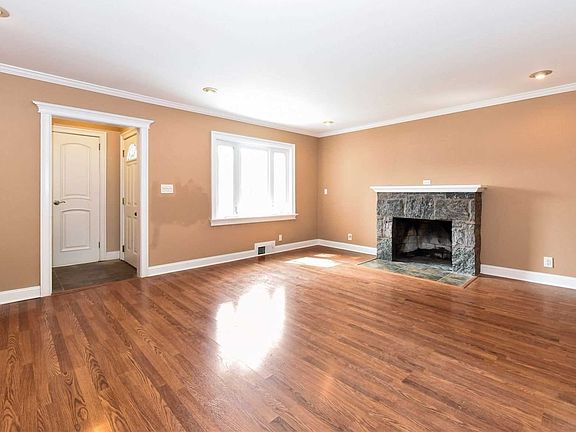 2nd image of 1419 Park Ave