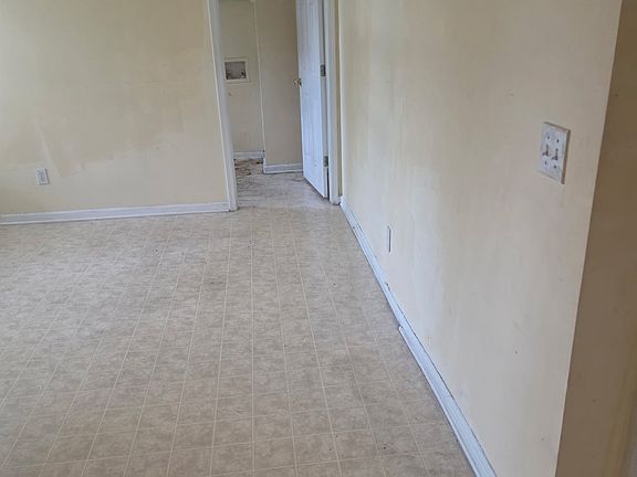 5th image of 6664 Grouse Ln
