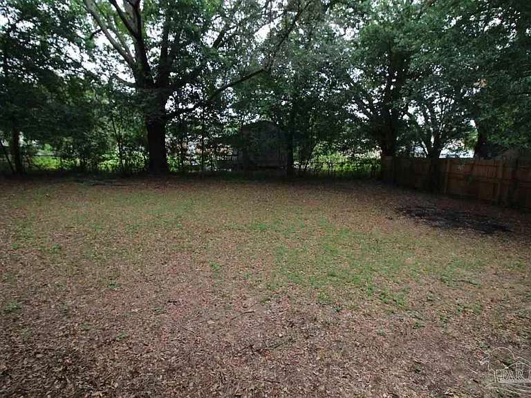 2810 Donley St — Photo 14