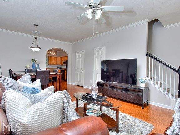 4th image of 378 Pine Hill Pl