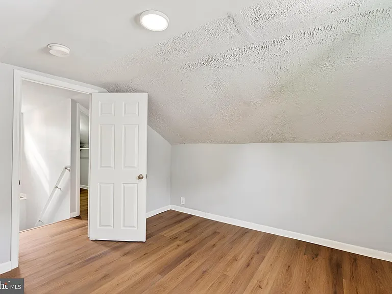 29 W Elm Ave — Photo 23