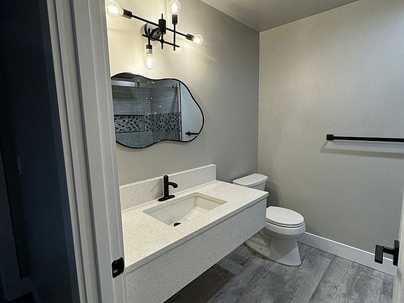 3rd image of 1003 Washington Ave #B