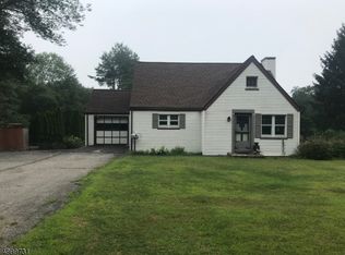 323 Fairmount Rd, Long Valley, NJ 07853