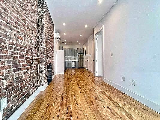 3rd image of 28 E 130th St #4R