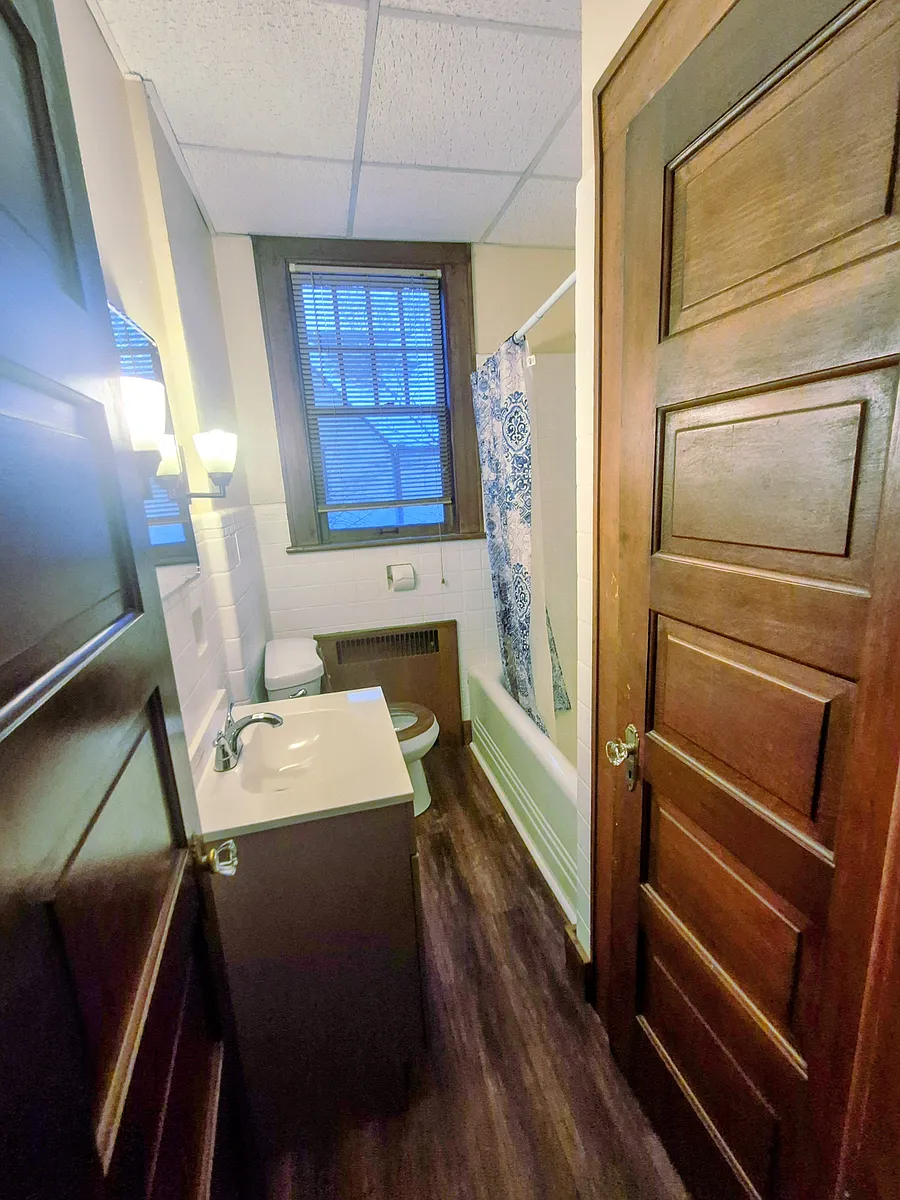 Building Photo - 403 N Center Ave #2