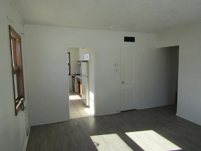 2025 Ogilby Rd — Photo 3