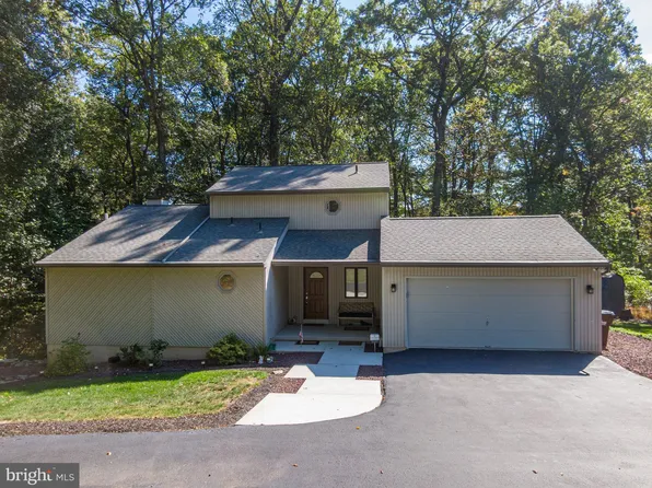 26 Highland Dr, Fleetwood, PA 19522