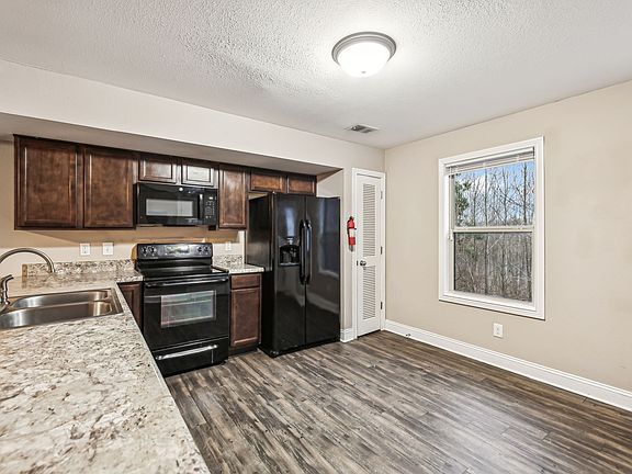 5th image of 1709 Manning Dr