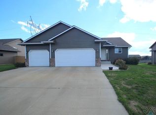 701 Saint Jerome St, Harrisburg, SD 57032