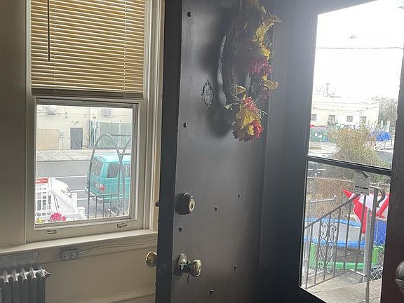 3rd image of 3525 Ryan Ave