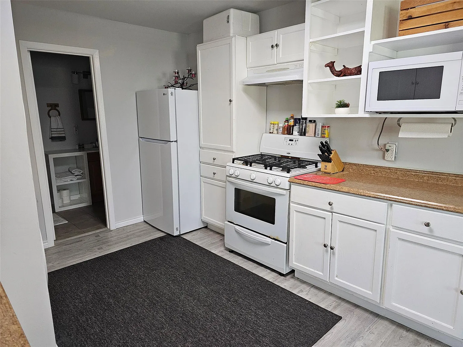 1 bed, 1.0 bath, 600 sqft, $1,100 — Photo 3
