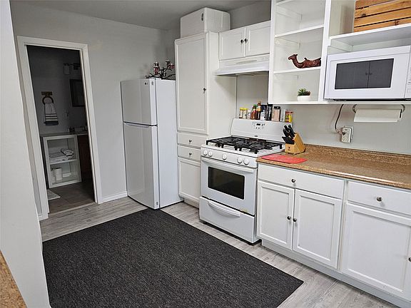 3rd image of 503 Lakeland Dr