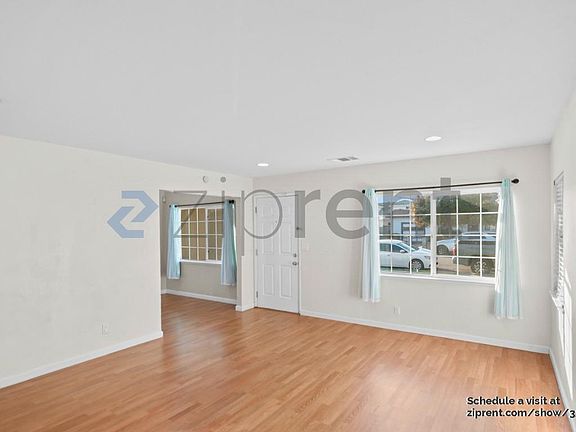 2nd image of 706 Santa Rosa St