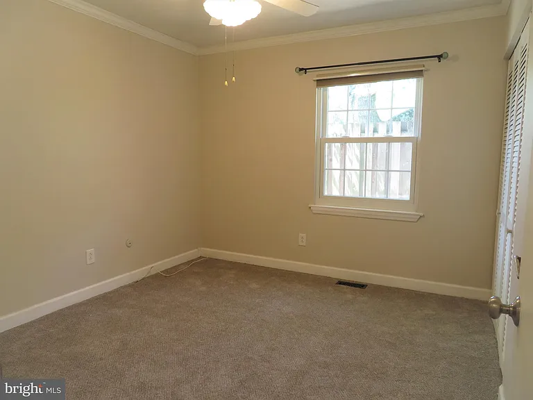 126 Berwick Pl #23B — Photo 18