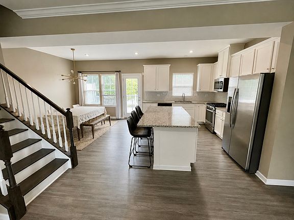4th image of 102 Curtis Ct