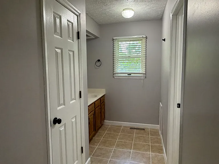 175 Highland Cir — Photo 22
