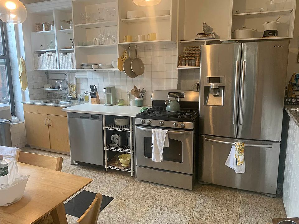 1st image of 217 Smith St #1