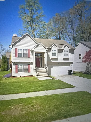 890 Hunt Club Dr Photo 1