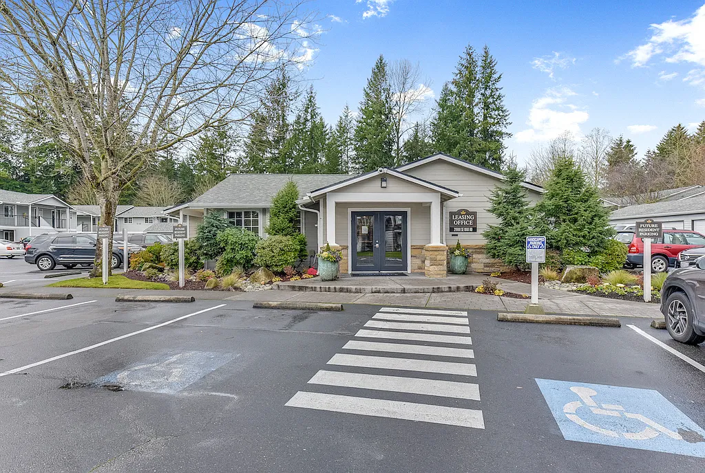 Maple Crossing — Photo 3