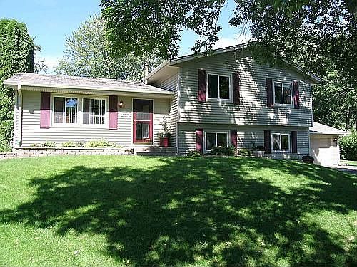 2nd image of 11900 River Hills Cir
