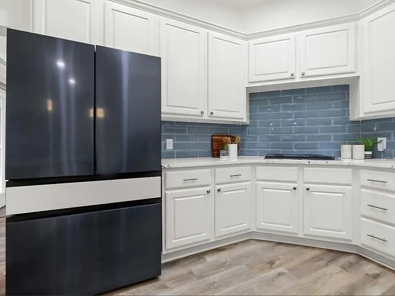 2913 Victoria Cv — Photo 13