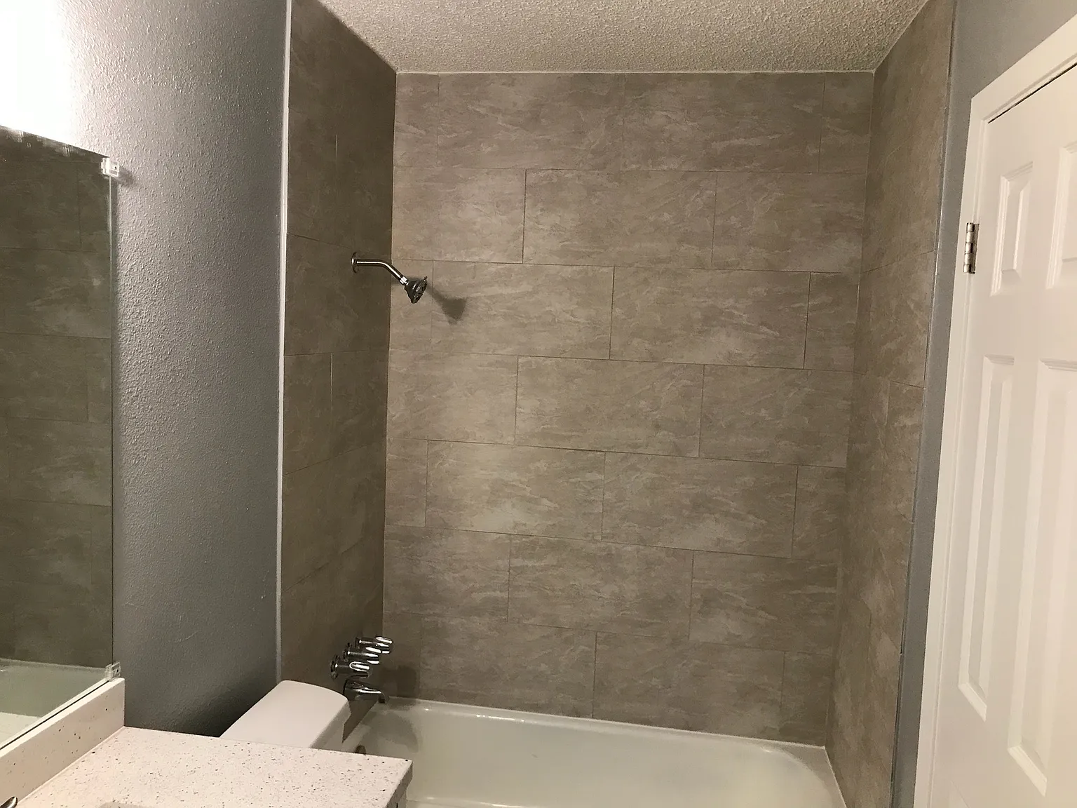 3 bed, 1000 sqft, $1,745 — Photo 4