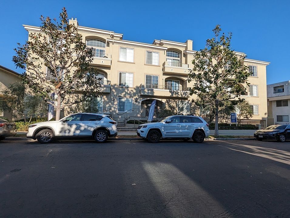 1st image of 1730 Colby Ave #203