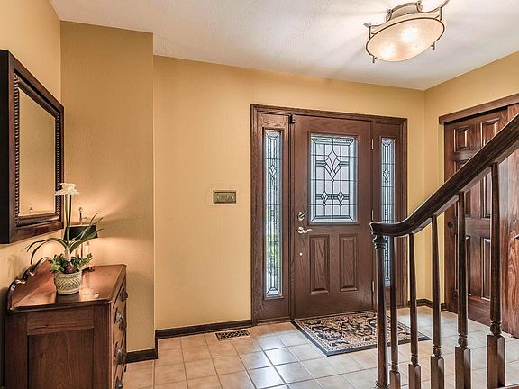 3rd image of 5700 Whitecraigs Ct