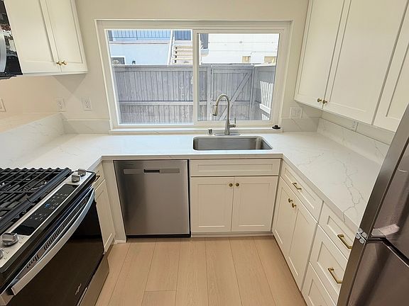 4th image of 17071 Pinehurst Ln APT A