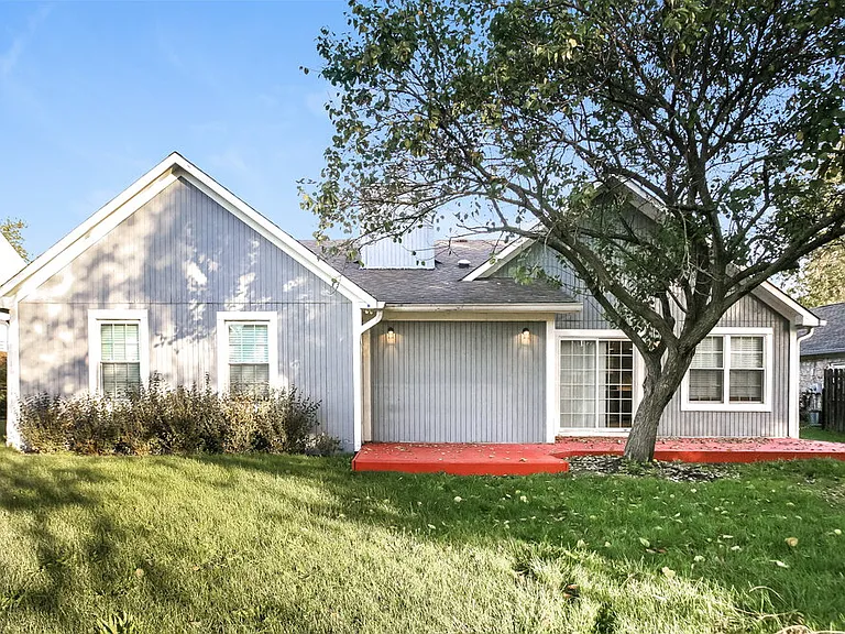 705 Firethorn Cir — Photo 16