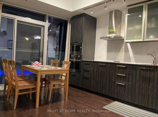 12 York St #3606-C01, Toronto, ON M5J 0A9