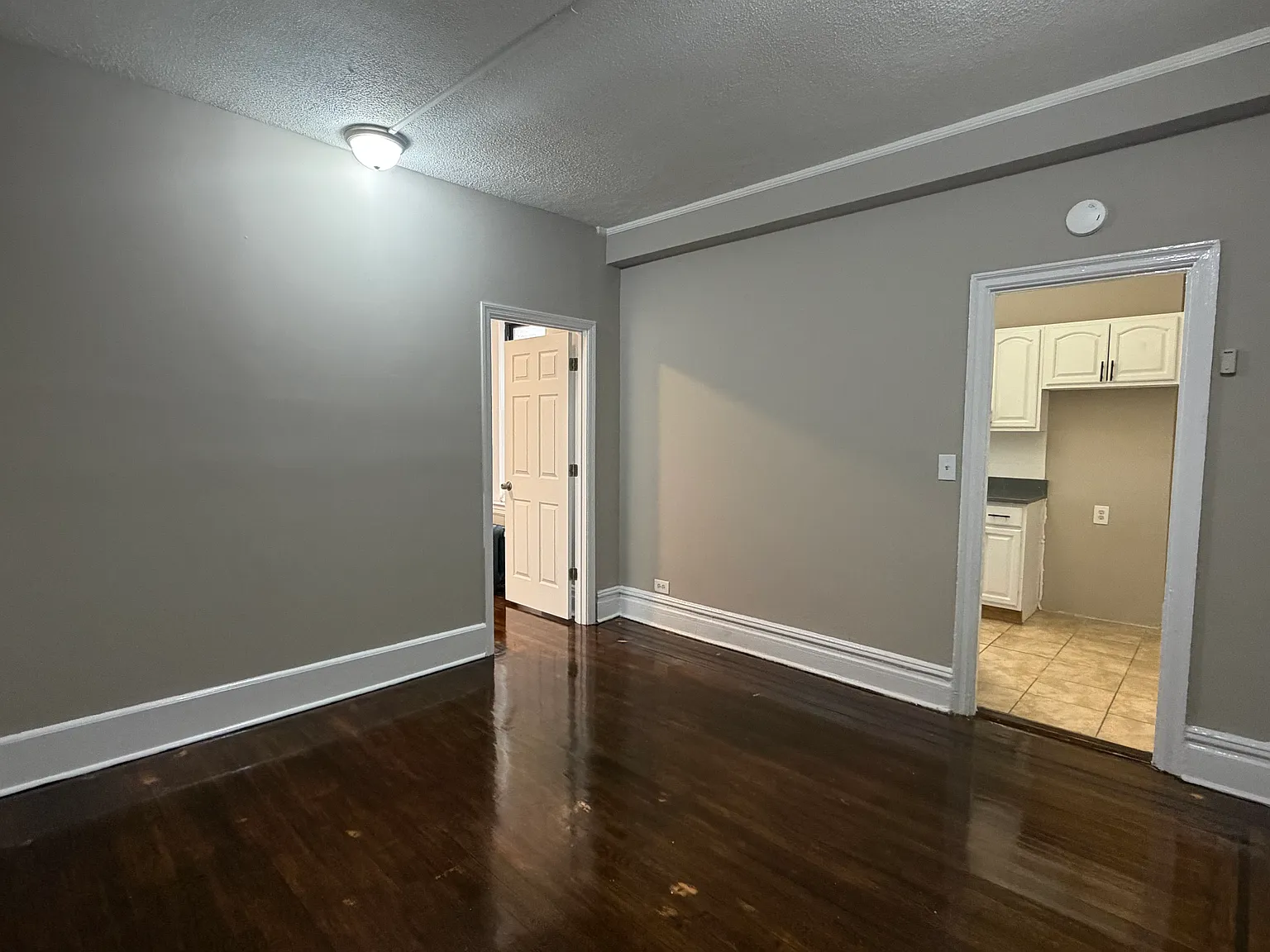 156 S Harrison St — Photo 2