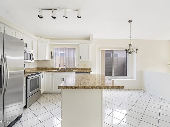 5th image of 3341 W GARY Drive