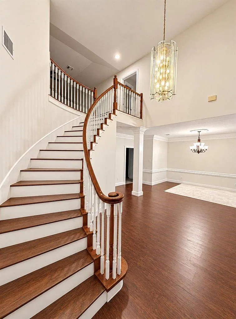 4 bed, 3.5 bath, 3450 sqft, $3,400 — Photo 3