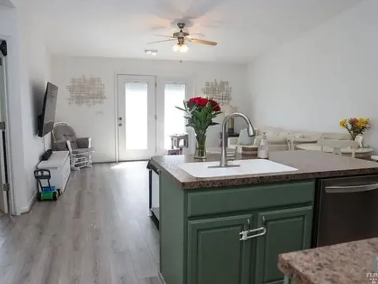 611 Grainfield St — Photo 3