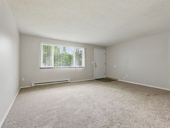 3rd image of 8631 SE Insley St #0
