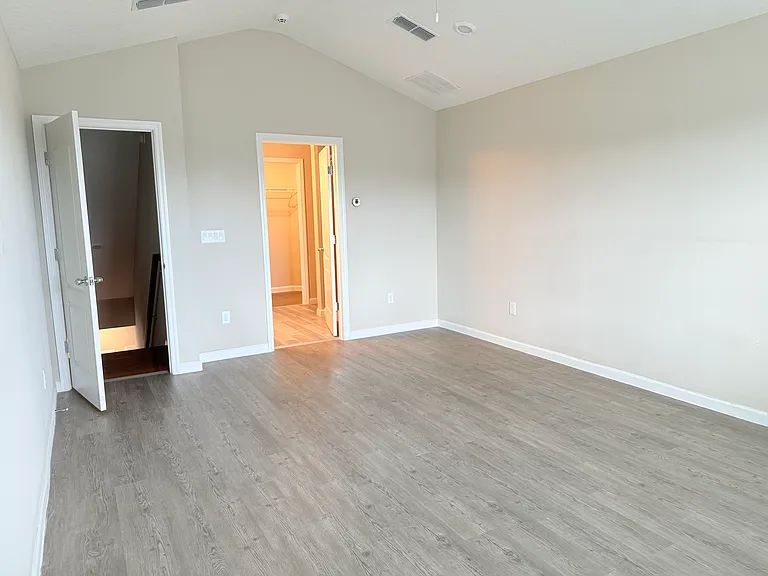 1604 Mathews Manor Dr — Photo 24