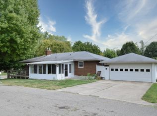 2507 E 35th St, Anderson, IN 46013
