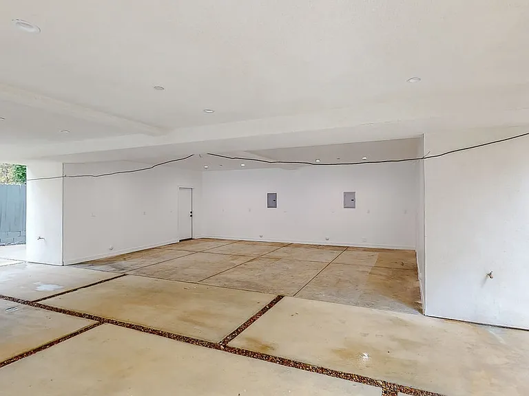 6811 Gloria Ave — Photo 31