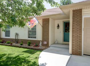 914 E Powell St, Springfield, MO 65807