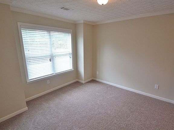 4th image of 3309 Meadow Point Dr