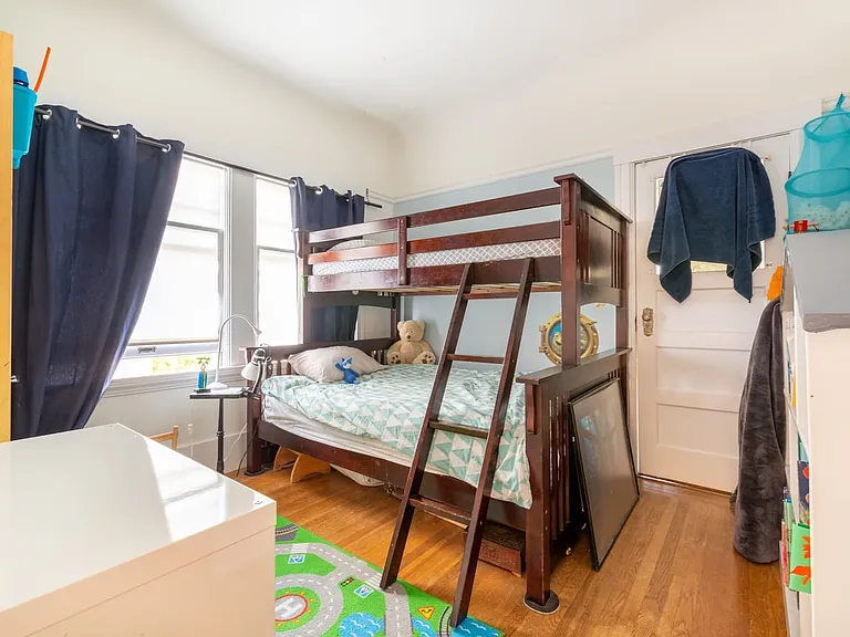 348 Warwick Ave — Photo 32