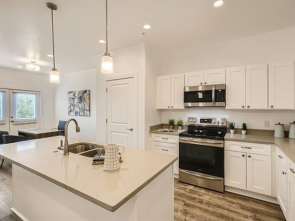 Belcara Luxury Townhomes Kitchen