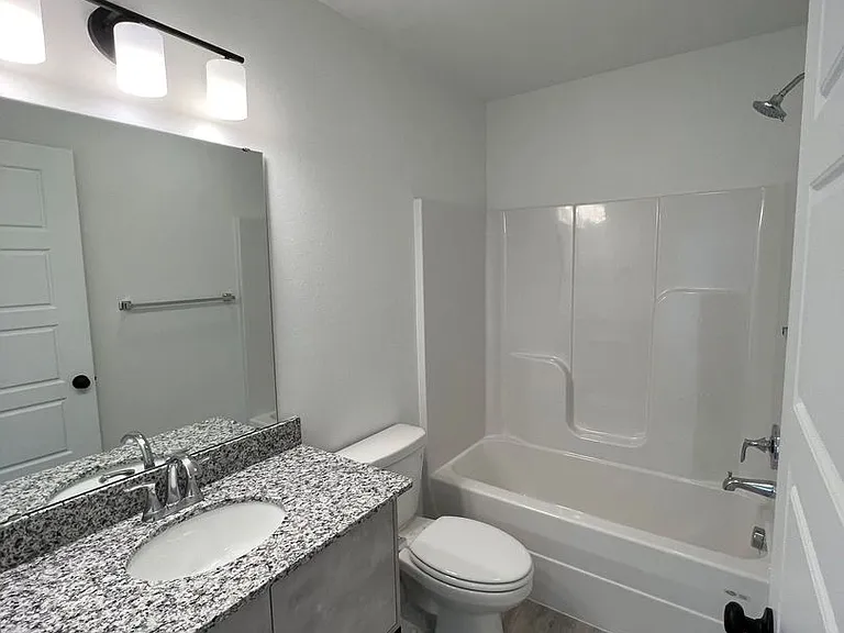 1071 Ventnor Ave — Photo 12