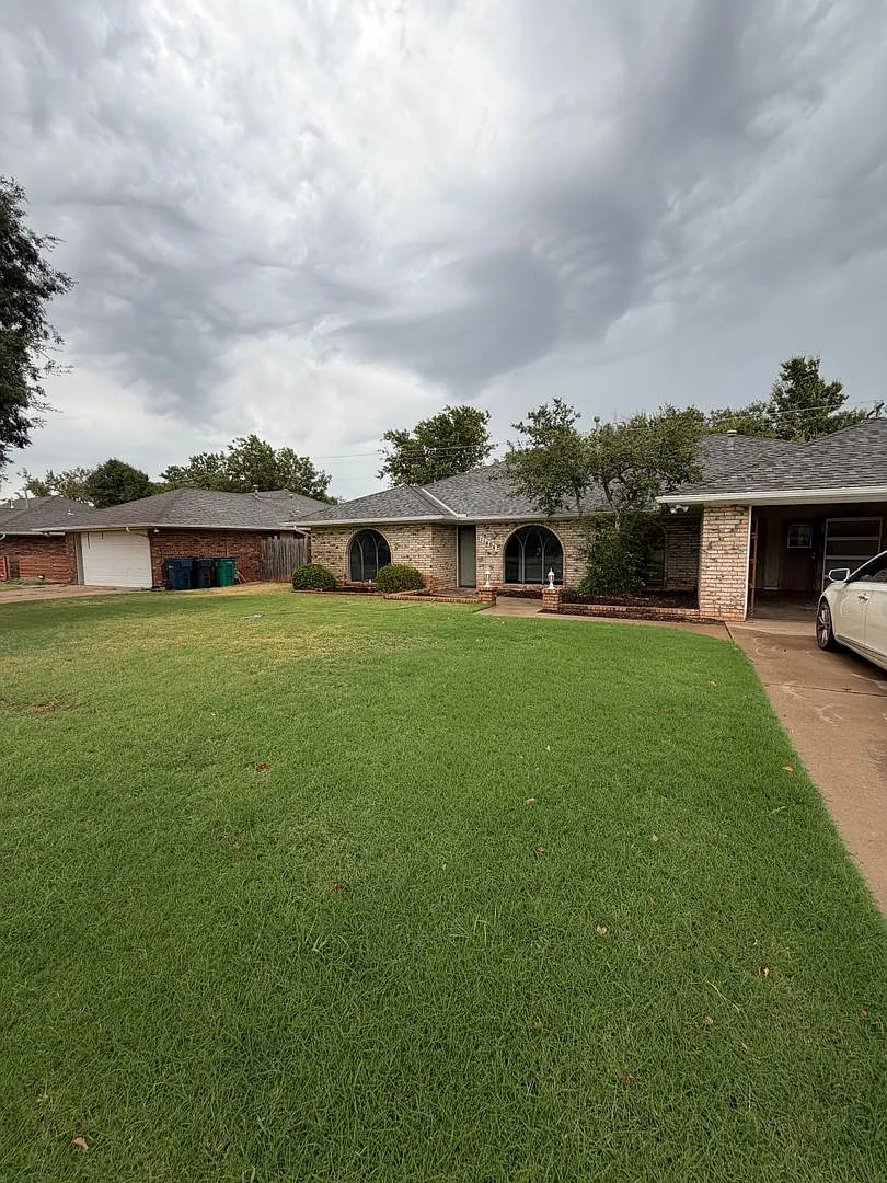 Newly Updated - Granite Counters - 4 Bd/3 Ba - Spacious — Photo 2