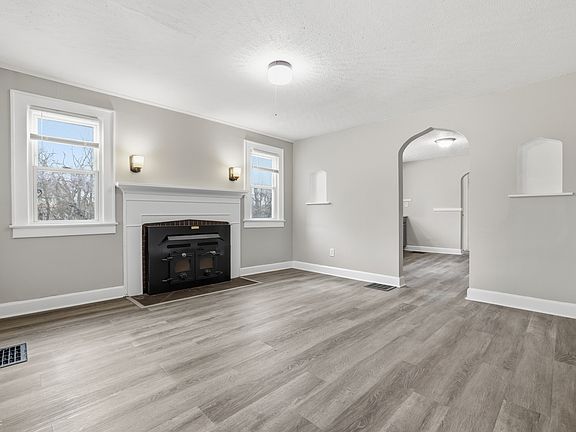 4th image of 1326 S Kealing Ave