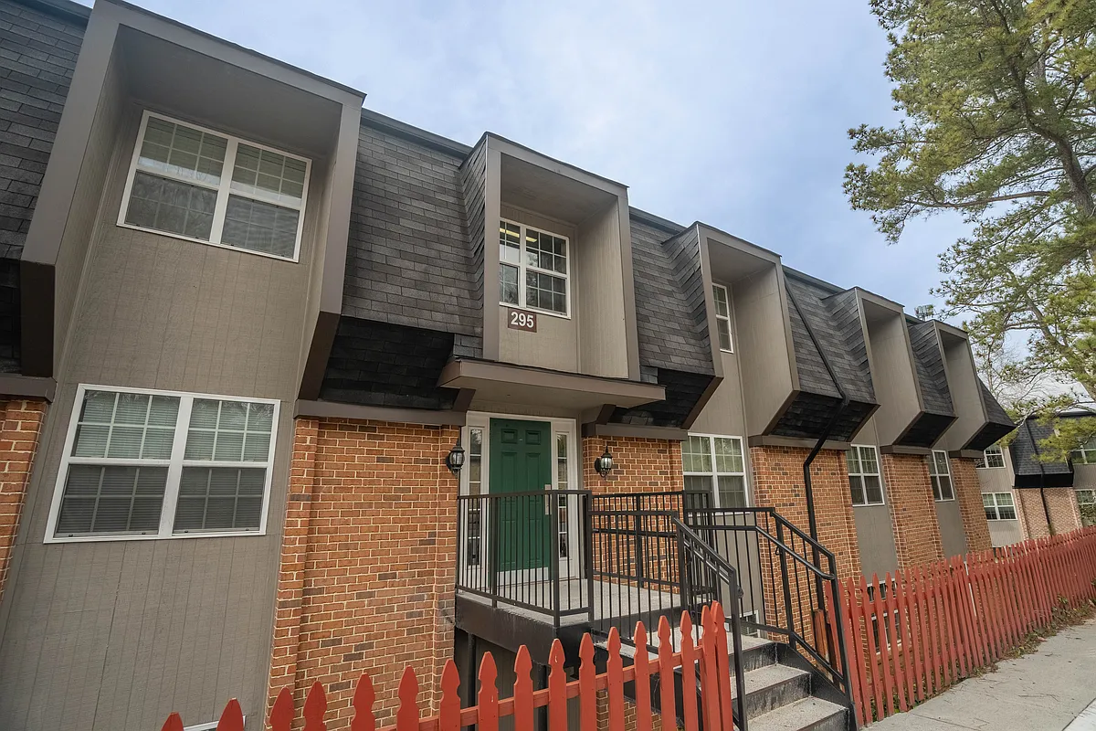 Building Photo - 295 Winding River Dr #H