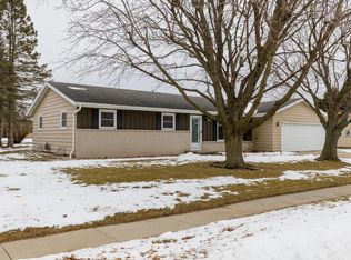 4412 Just Ct, Manitowoc, WI 54220